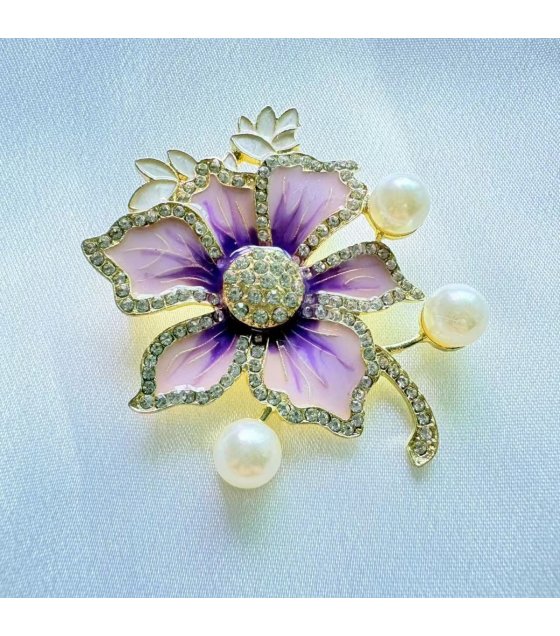 XSB207 - Classical Pearl Floral Saree Brooch